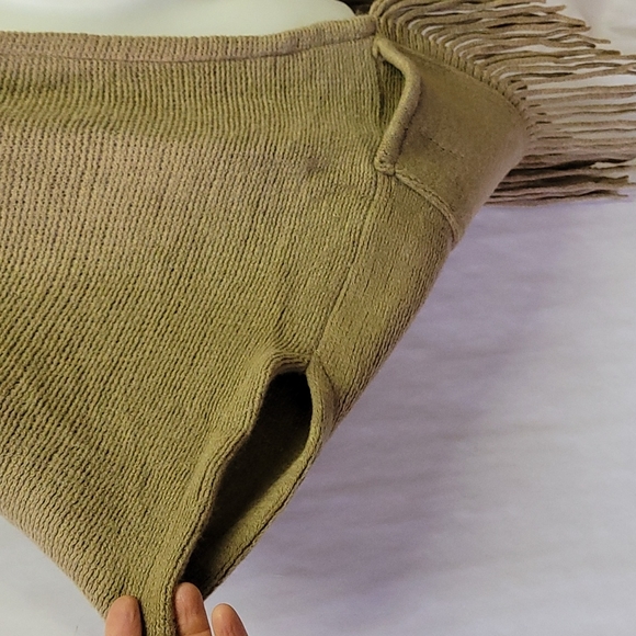 Shawl - Picture 3 of 6